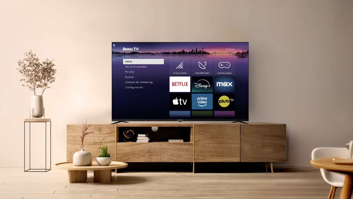 Smart TV Roku Series - 55" Lifestyle