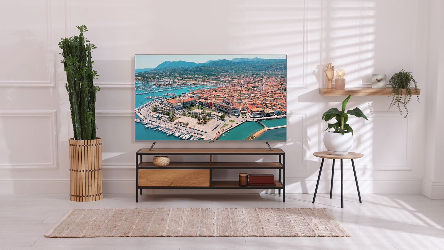 Smart TV X7 Series- 50" Lifestyle