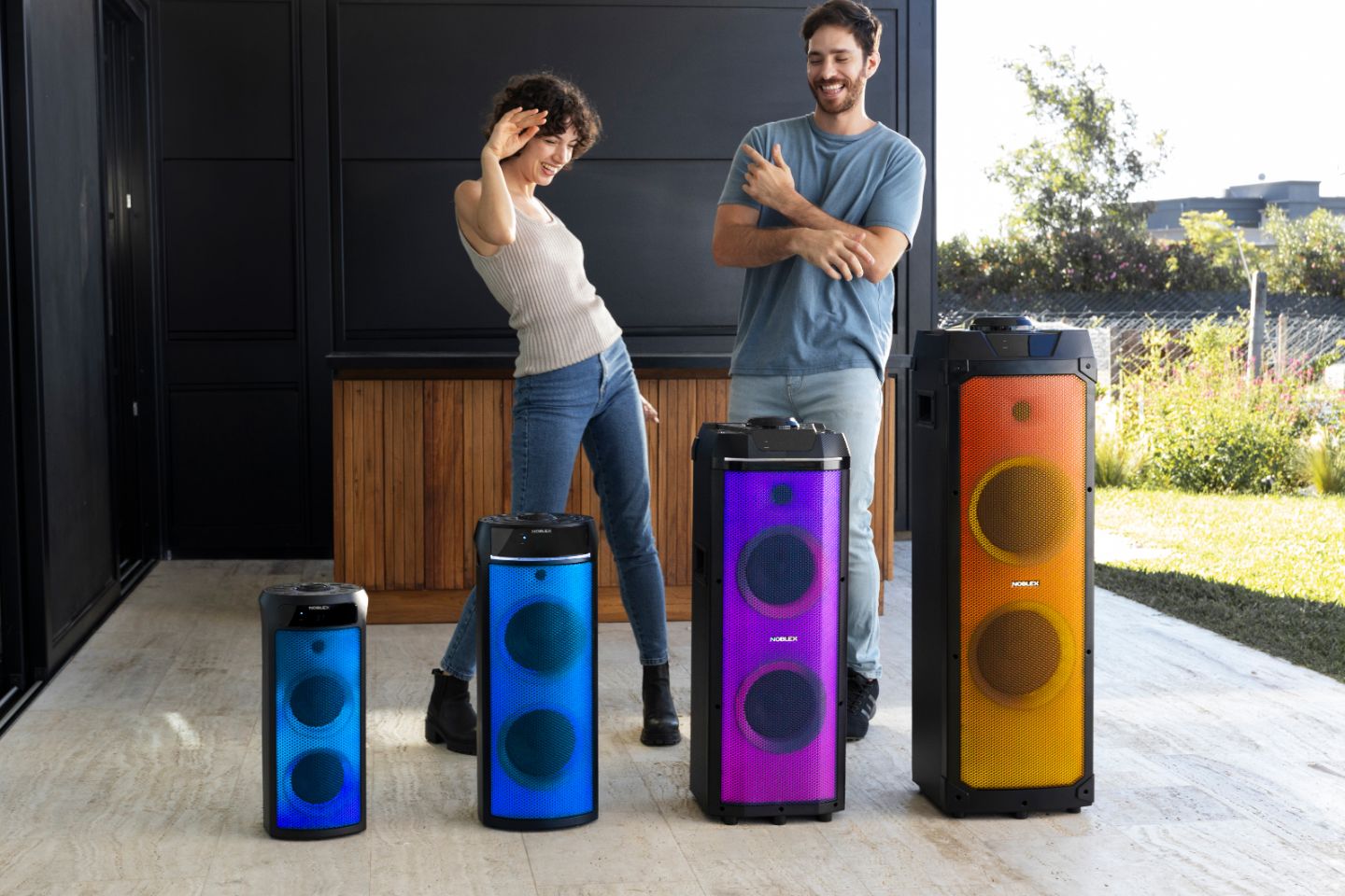 Torre de sonido full LED MNT870F Lifestyle