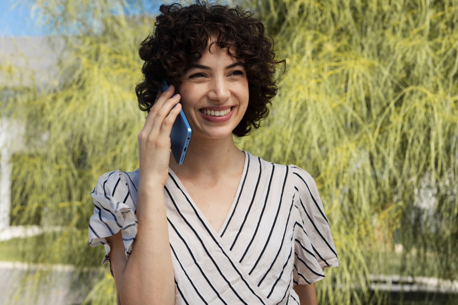 Smartphone N62 azul Lifestyle