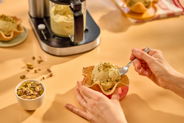 Helado de pistacho crocante con Atma Dolce
