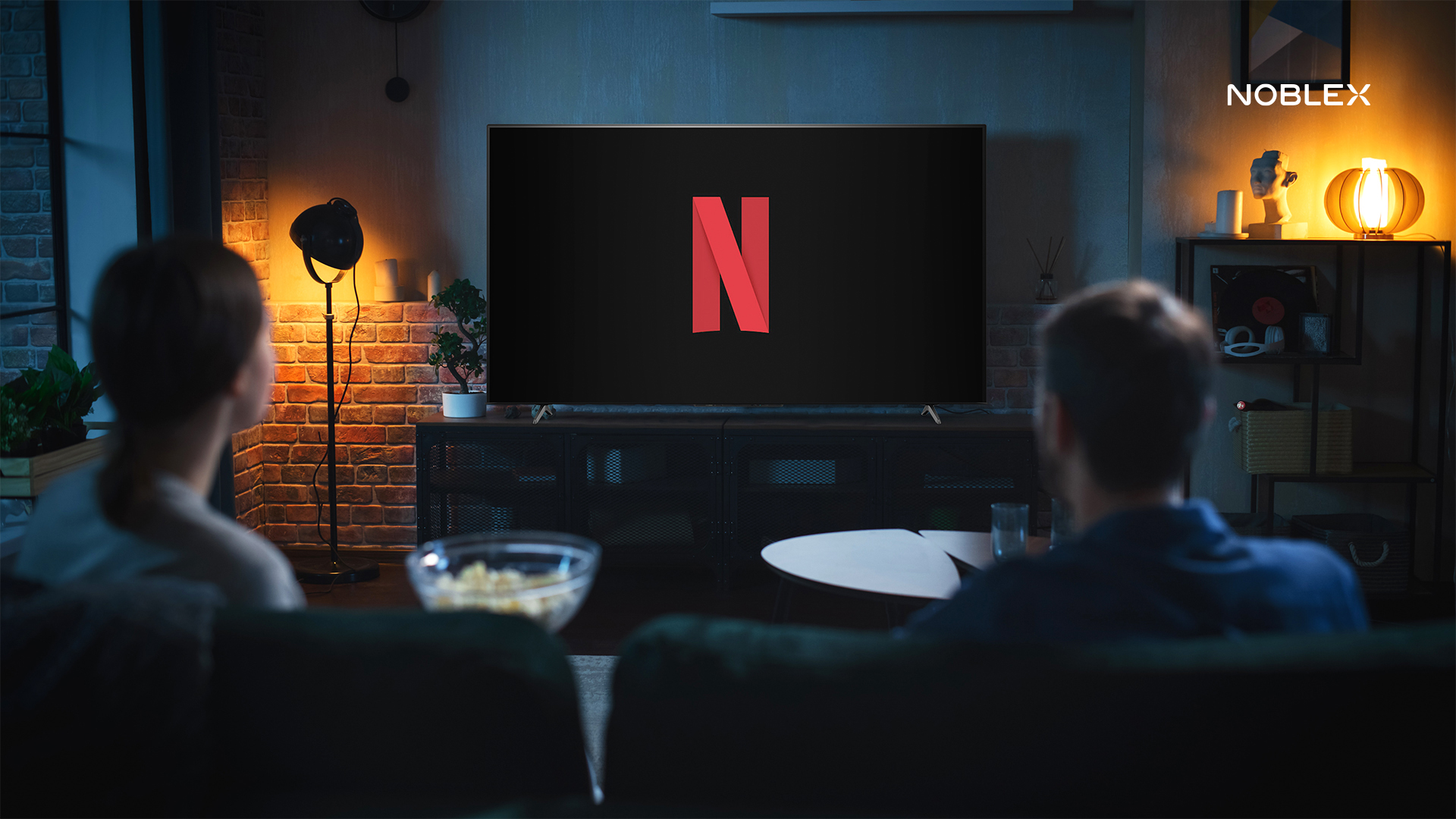 Smart TV 65" Lifestyle 1